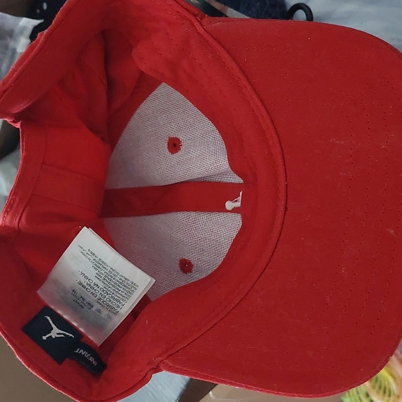 Jordan Infant Baseball Hat Adjustable strap Color: Red w/white jumpman logo - Picture 5 of 11